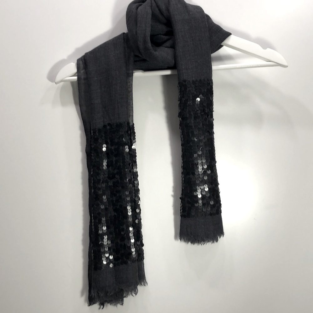 Woman Indian wool black scaly scarf - Picture 7 of 7